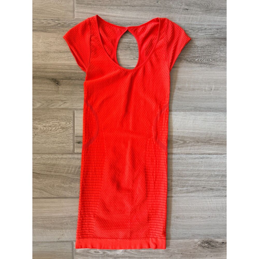 bebe NWT Coral Orange Textured Seamless Bodycon Dress Sz P/S - Retails $69